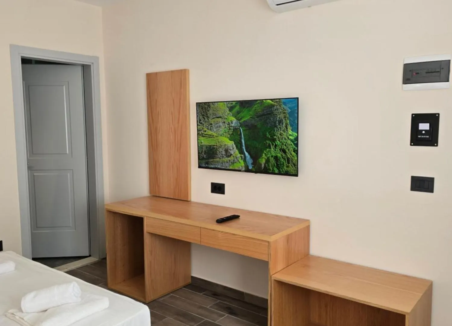 Azure Hotel Dhërmi