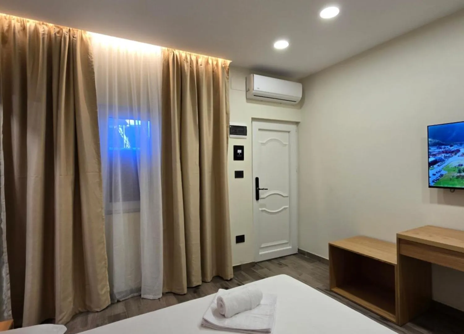 Azure Hotel Dhërmi