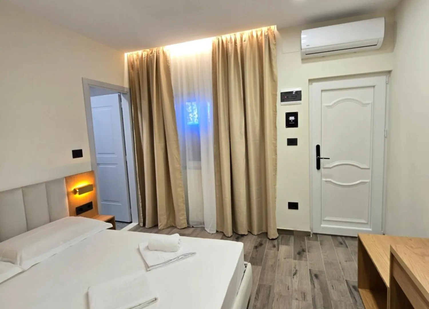 Azure Hotel Dhërmi